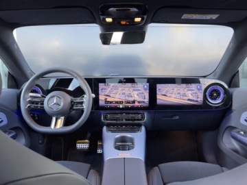 Mercedes CLA C118/X118 2025 MERCEDES-BENZ CLA 220 4-Matic AMG Line 1.5 (190KM) 2025, zdjęcie 4