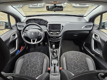 Peugeot 2008 I SUV Facelifting 1.2 PureTech 82KM 2016 Peugeot 2008 1,2benzyna 82KM salon polska navi, zdjęcie 8