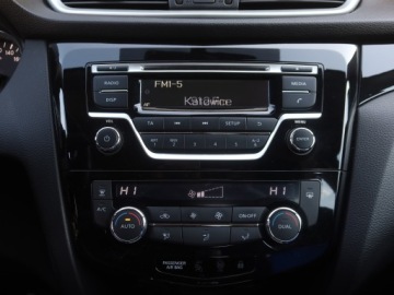 Nissan Qashqai II Crossover 1.2 DIG-T 115KM 2016 Nissan Qashqai 1.2 DIG-T, Salon Polska, zdjęcie 11