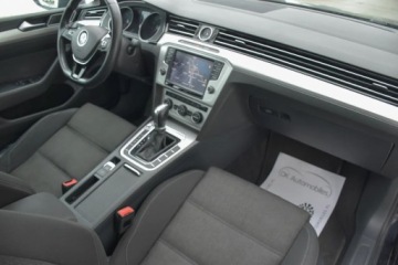 Volkswagen Passat B8 Variant 2.0 TDI 190KM 2015 Volkswagen Passat Variant VW PASSAT 2.0TDI 190KM DSG NAVI HAK Masaze Gwara, zdjęcie 23