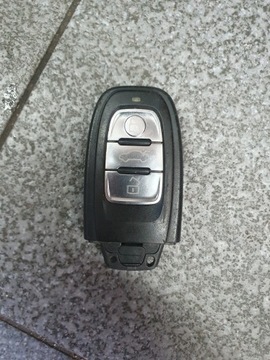 KLÍČEK AUDI OE 8T0959754K