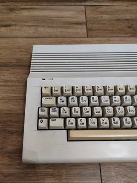 Компьютер Commodore 64 + картридж