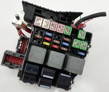 SKRZYNKA BEZPIECZNIKÓW FORD 6G9T-14A076-CA