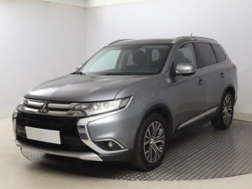 Mitsubishi Outlander III 2016 Mitsubishi Outlander 2.0, Serwis ASO, Automat, zdjęcie 1