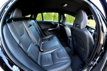 Volvo V60 I Kombi Facelifting 2.0 D3 136KM 2014 Volvo V60 2.0 D3 5-Cylindrów Lift Digital Led, zdjęcie 9