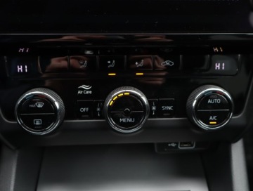 Skoda Octavia III Liftback Facelifting 1.5 TSI ACT 150KM 2019 Skoda Octavia 1.5 TSI, Salon Polska, Klima, zdjęcie 12