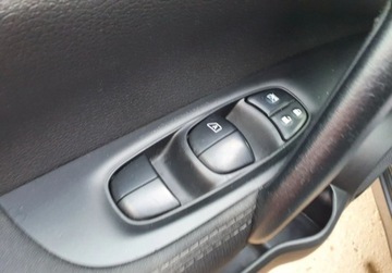 Nissan Qashqai II Crossover 1.5 dCi 110KM 2015 Nissan Qashqai Panorama Kamera 360 Hands Free GetHelp 1.5 Diesel, zdjęcie 19