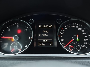 Volkswagen Passat B7 Variant 2.0 TDI CR DPF BlueMotion 140KM 2011 VW Passat 2.0 TDI, DSG, Navi, Klima, Klimatronic, zdjęcie 10