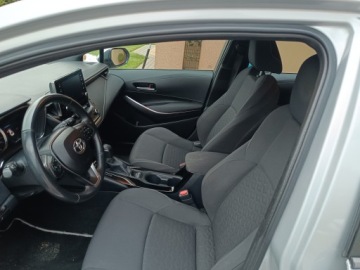 Toyota Corolla XII TS Kombi 1.8 Hybrid 122KM 2020 Toyota Corolla 1.8 HYBRYDA SALON PL Salon PL I rej 12.2020, zdjęcie 3