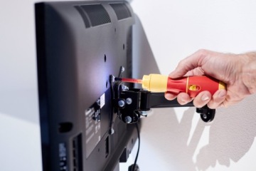 НАБОР ЭЛЕКТРИЧЕСКИХ ОТВЕРТОК WIHA SPEEDE II 44318 + ЩИПЦЫ 26852 + ЧЕХОЛ