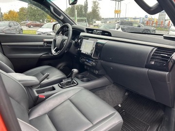 Toyota Hilux VIII Podwójna kabina Facelifting 2.8 D-4D 204KM 2023 Toyota Hilux 2.8 D-4D Double Cab Invincible 4x4 To, zdjęcie 18