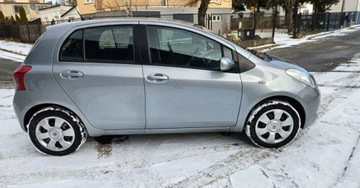 Toyota Yaris II Hatchback 5d 1.3 i VVT-i 86KM 2007 Toyota Yaris 1.3 87ps.Benzyna Klima Drugi Komplet Kol Model 2008 1.3 87KM, zdjęcie 9