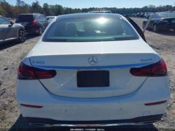 Mercedes Klasa E W213 2021 Mercedes-Benz Klasa E 350 4Matic 2021 2.0 Benzyna 255KM, zdjęcie 4