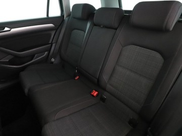 Volkswagen Passat B8 Variant Facelifting 2.0 TDI SCR 150KM 2020 Volkswagen Passat DSG full LED navi klima auto (3, zdjęcie 16