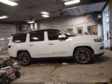 Jeep Wagoneer II 2022 Jeep Grand Wagoneer Series III 2022 6.4 Benzyna 471KM, zdjęcie 6