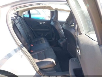 Volvo S60 III 2024 Volvo S60 B5 Core Dark Theme 2024 2.0l 2.0 Benzyna 247KM, zdjęcie 12