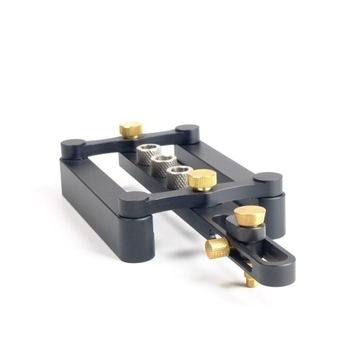 Дюбель столярный ручной самоцентрирующийся со сменными втулками 6, 8, 10 мм.