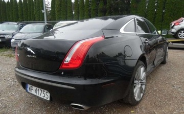 Jaguar XJ VII X351 Sedan SWB 3.0L V6D 600 275KM 2012 Jaguar XJ 2012r, 3.0 Diesel, AUTOMAT, Uszkodzony prawy bok, Jezdzi. 3.0, zdjęcie 2