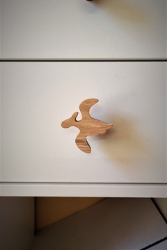 Деревянные мебельные ручки, динозавры, узор птеродактиля.