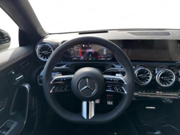 Mercedes CLA C118/X118 Coupe Facelifting 1.3 200 163KM 2025 MERCEDES-BENZ CLA 200 AMG Line Sedan 1.3 (163KM) 2025, zdjęcie 8