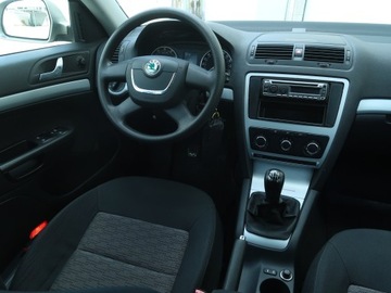 Skoda Octavia II Hatchback Facelifting 1.4 TSI 122KM 2010 Skoda Octavia 1.4 TSI, Salon Polska, Klima, zdjęcie 6