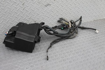 SKRZYNKA BEZPIECZNIKÓW LEWA WIĄZKA TOYOTA RAV4 IV 2.0 D4D 12-15