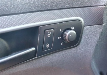 Volkswagen Caddy III Kombi Facelifting 1.6 TDI 102KM 2015 Volkswagen Caddy MAXI DSG GetHelp 1.6 Diesel 102KM, zdjęcie 18