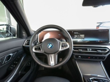 BMW Seria 3 G20-G21 Touring 2.0 330e 292KM 2023 BMW Seria 3 330e xDrive Touring 2.0 Hybryda Plug-in 292KM, zdjęcie 19