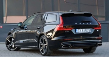 Volvo V60 II  Kombi Plug-in 2.0 T8 Twin Engine Plug-In Hybrid 390KM 2021 Volvo V60 Volvo V60 T8 AWD Twin Engine Geartronic R-Design 2.0 391KM, zdjęcie 5
