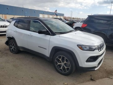 Jeep Compass II 2024 Jeep Compass Limited 2024 2.0 Benzyna 200KM, zdjęcie 4