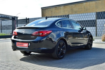 Opel Astra J Sedan 1.4 Turbo ECOTEC 140KM 2014 Opel Astra Sedan 1,4 Turbo 140Km Xenon Ledy Navi, zdjęcie 18