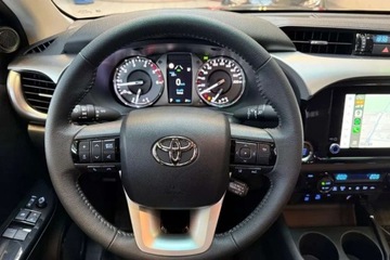 Toyota Hilux VIII Podwójna kabina Facelifting 2024 2.8 D-4D 204KM 2025 Toyota Hilux Dostepny od reki Pakiet holowniczy Pakiet Protection, zdjęcie 2