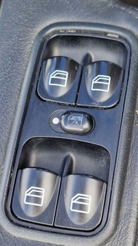 Mercedes Klasa G W463 Off-roader długi 350 BlueTEC 211KM 2011 Mercedes-Benz Klasa G Mercedes-Benz G350 CDi 250KM LIFT Pakiet AMG LED BiX, zdjęcie 23