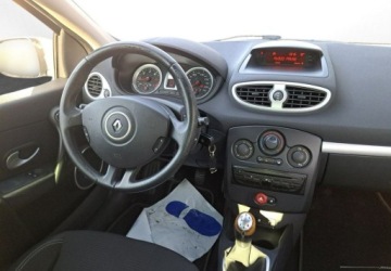 Renault Clio III Hatchback 5d 1.5 dCi 86KM 2009 Renault Clio Renault Clio III Zadbany Oszczedny Klima 1.5 DCi 86KM, zdjęcie 10