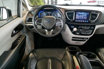 Chrysler Pacifica II 3.6 V6 291KM 2018 Chrysler Pacifica Touring L 3.6L V6 291KM MenuPL StowN Go Kamera 7os. LED, zdjęcie 13