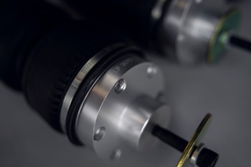 KOMPLETNY ZESTAW AIRRIDE MERCEDES W124 (E-KLASA) Z AIR MANAGEMENT. AIR W124