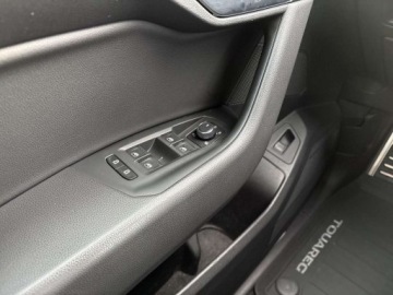 Volkswagen Touareg III SUV 3.0 V6 SCR TDI 286KM 2018 Volkswagen Touareg R-Line DCC Matrix LED Tempomat ACC Panorama Serwis, zdjęcie 19