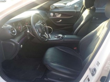 Mercedes Klasa E W213 2019 Mercedes-Benz Klasa E E 300 2.0 Benzyna 241KM, zdjęcie 7