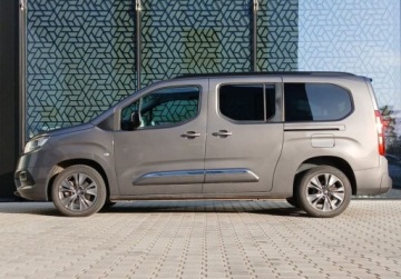 Toyota 2024 Toyota Proace City Verso Proace City Verso Family FV23 Salon PL ASO 1, zdjęcie 2