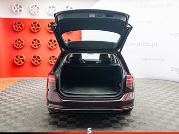 Volkswagen Passat B8 Variant 2.0 TDI BlueMotion SCR 190KM 2017 Od ręki - VOLKSWAGEN Passat 2.0 TDI Highline Combi 190KM 2017, zdjęcie 25