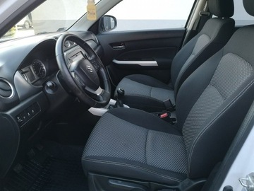 Suzuki Vitara III SUV 1.6 VVT 120KM 2015 Suzuki Vitara 1.6 Benzyna 120KM Klimatronik Salon, zdjęcie 16