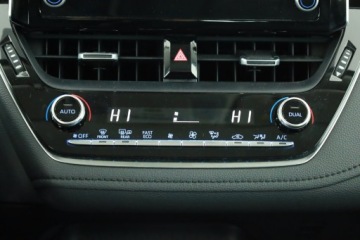 Toyota Corolla XII Sedan 1.5 VVT-i 125KM 2022 Toyota Corolla 1.5 VVT-i, Salon Polska, zdjęcie 9