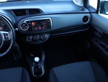 Toyota Yaris III Hatchback 5d 1.33 Dual VVT-i 99KM 2013 Toyota Yaris 1.33 Dual VVT-i, Klima, Parktronic, zdjęcie 7