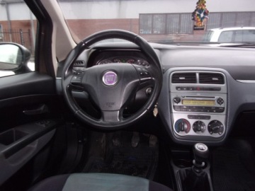Fiat Punto Grande Punto Hatchback 5d 1.4 8v 77KM 2009 Fiat Punto II wł, zdjęcie 18