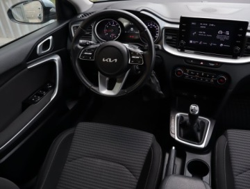 Kia Ceed III Kombi Facelifting 1.5 T-GDI 160KM 2022 Kia Ceed 1.5 T-GDI MHEV, Salon Polska, zdjęcie 6