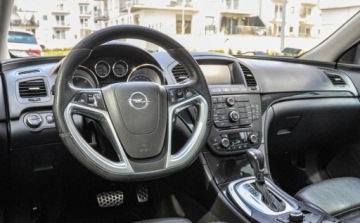 Opel Insignia I Sports Tourer 2.0 CDTI ECOTEC 160KM 2010 Opel Insignia 2,0CDTI (160KM) Automat Skory 2.0 Diesel 160KM, zdjęcie 8