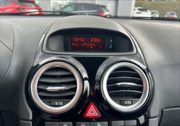 Opel Corsa E Hatchback 3d 1.2 Twinport 70KM 2014 Opel Corsa 1.2 16V 70KM MT Enjoy 1.2 Benzyna 70KM, zdjęcie 9