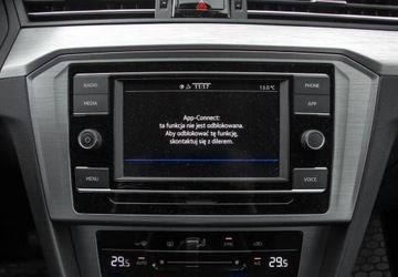 Volkswagen Passat B8 Limousine Facelifting 1.5 TSI EVO 150KM 2021 Volkswagen Passat 1.5 TSI 150KM Essence Czujniki Parkowania Podgrzewane Fo, zdjęcie 14