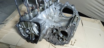 SUZUKI GSF 600 BANDIT CRANKERS КОРПУС БЛОКА ДВИГАТЕЛЯ ВЕРХНИЙ НИЖНИЙ ШАТАНТ