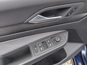 Volkswagen Golf VIII Variant 1.5 TSI 150KM 2023 Volkswagen Golf R Line Panorama Kamera Harman Kardon 1.5 Benzyna 150KM, zdjęcie 8